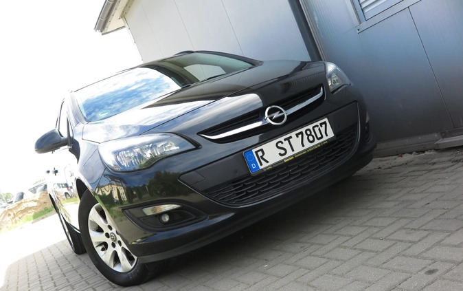 Opel Astra cena 28900 przebieg: 200000, rok produkcji 2015 z Brzeg małe 466